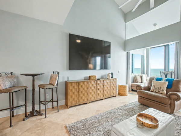 Pensacola Beach Condo With Gulf Views And Pool Access